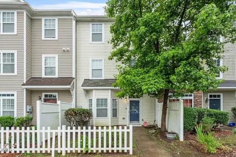 300 Gilman Ln #101, Raleigh, NC 27610