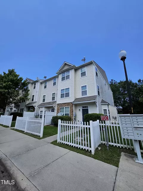 401 Coalinga Ln #106, Raleigh, NC 27610