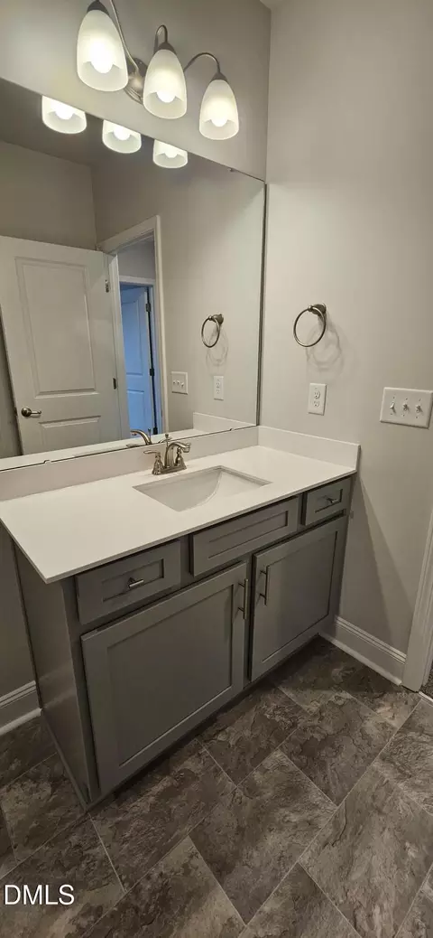 Bath - 56 Braddock Ct, Garner, NC 27529 photo 6 of 6