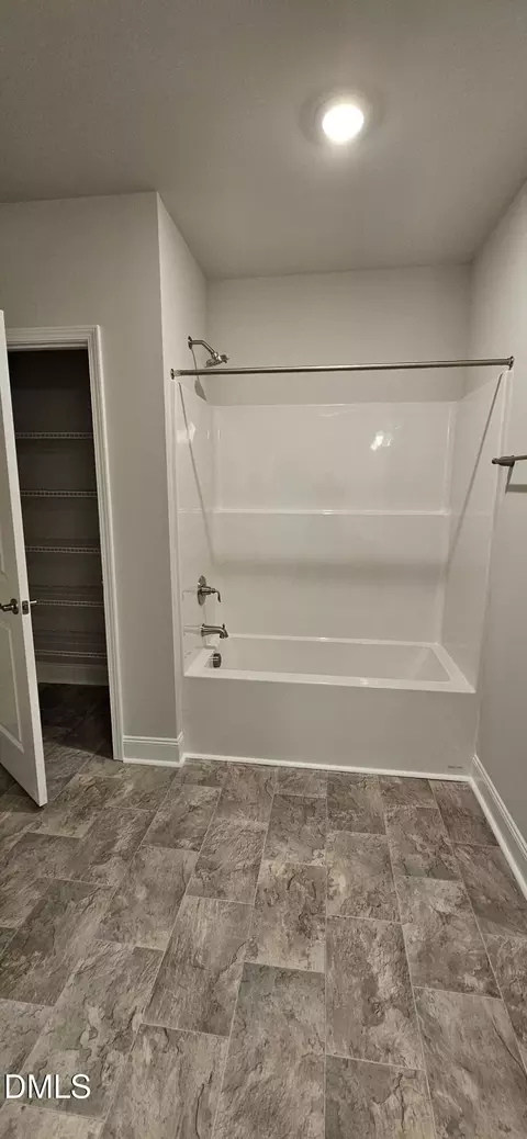 Bath - 56 Braddock Ct, Garner, NC 27529 photo 5 of 6