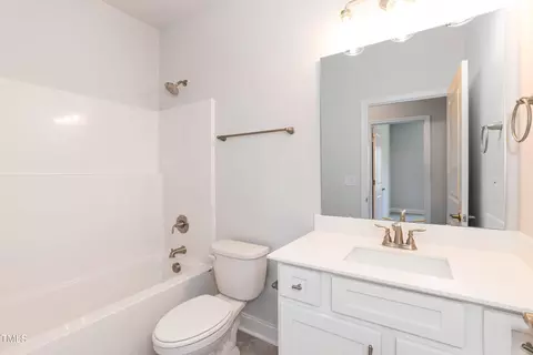 Bath - 56 Braddock Ct, Garner, NC 27529 photo 3 of 6