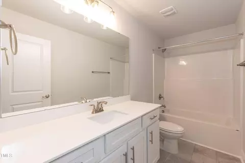 Bath - 56 Braddock Ct, Garner, NC 27529 photo 4 of 6