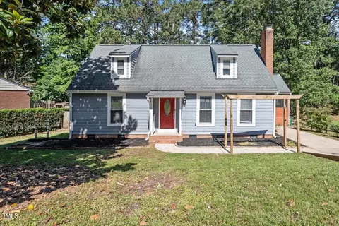 111 Mcdole Cir, Cary, NC 27511