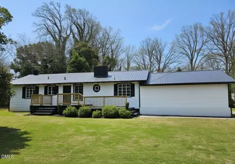 519 W Raleigh St, Siler City, NC 27344
