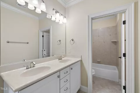 Bath - 1210 Brooks Ave, Raleigh, NC 27607 photo 4 of 4