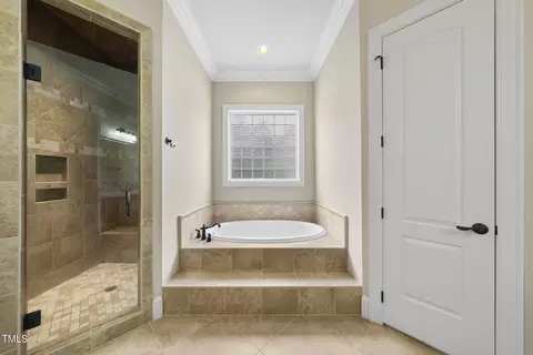 Bath - 1210 Brooks Ave, Raleigh, NC 27607 photo 2 of 4