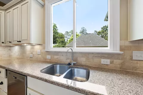 Kitchen - 1210 Brooks Ave, Raleigh, NC 27607 photo 3 of 6