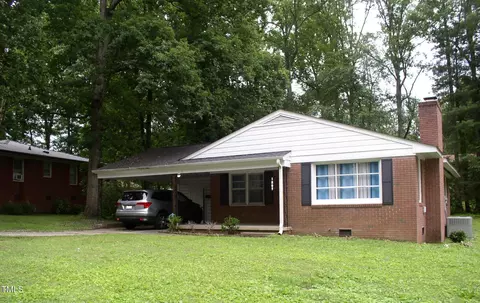 1809 S Garnett Ext, Henderson, NC 27536