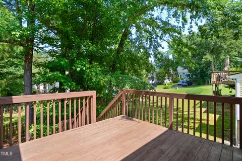 Exterior - 106 Gumdrop Path, Apex, NC 27502 photo 3 of 4