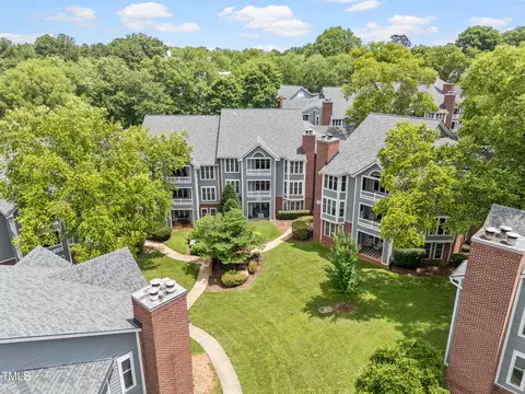 1061 Wirewood Dr #303, Raleigh, NC 27605