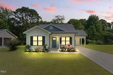 221 Moon Cir, Dunn, NC 28334