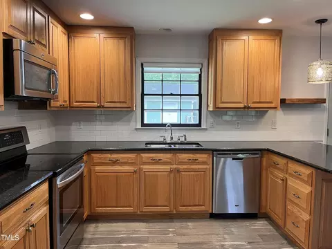 722 Knight Dr, Durham, NC 27712 photo 6