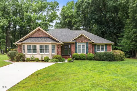 143 Cedarwood Dr, Henderson, NC 27536