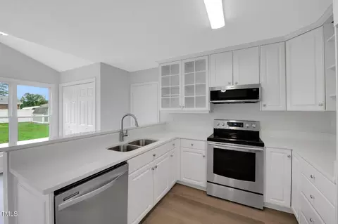 Kitchen - 248 Robin Loop, Dunn, NC 28334 photo 2 of 3