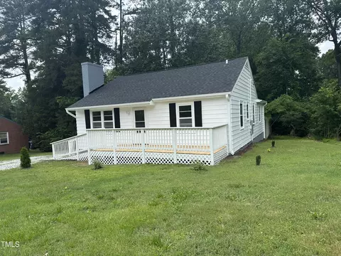 902 Roanoke Ave, Henderson, NC 27536