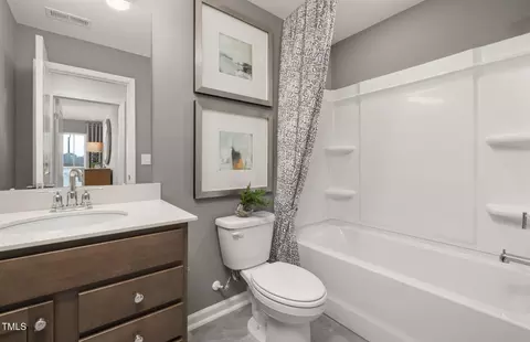Bath - 4028 Kidd Pl, Durham, NC 27703 photo 1 of 2