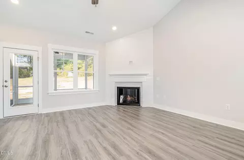 183 Tee Dr, Selma, NC 27576 photo 4