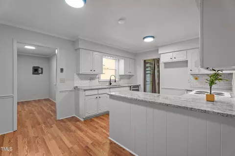 Kitchen - 129 Castle Dr, Smithfield, NC 27577 photo 4 of 4