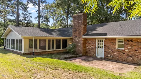 Exterior - 129 Castle Dr, Smithfield, NC 27577 photo 3 of 5