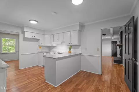 Kitchen - 129 Castle Dr, Smithfield, NC 27577 photo 3 of 4