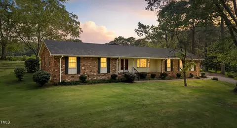 129 Castle Dr, Smithfield, NC 27577