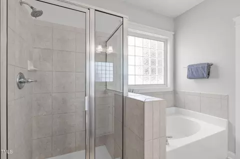105 Bridgegate Dr, Cary, NC 27519 photo 19