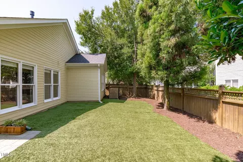 105 Bridgegate Dr, Cary, NC 27519 photo 28