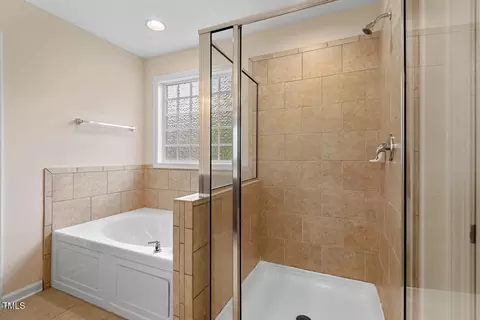 Bath - 210 Strolling Way, Durham, NC 27707 photo 3 of 6