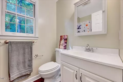Bath - 838 Joyner Ct, Wake Forest, NC 27587 photo 2 of 2