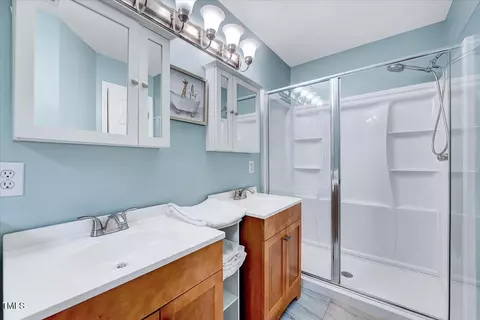 Bath - 838 Joyner Ct, Wake Forest, NC 27587 photo 1 of 2