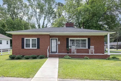 208 S College Ave, Kenly, NC 27542