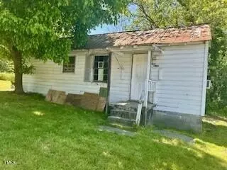 914 Rosenwald St, Burlington, NC 27217
