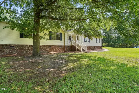 106 Loop Rd, Raeford, NC 28376 photo 4