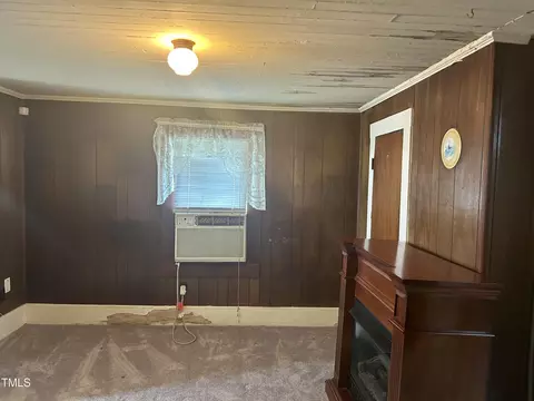 Living - 912 E Pope St, Dunn, NC 28334 photo 3 of 3