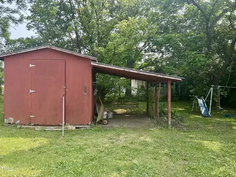 Exterior - 912 E Pope St, Dunn, NC 28334 photo 3 of 5