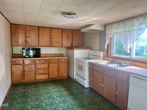 Kitchen - 912 E Pope St, Dunn, NC 28334 photo 1 of 5