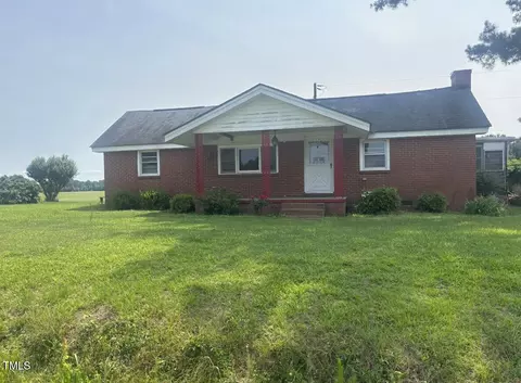 7352 Smokehouse Rd, Stantonsburg, NC 27883