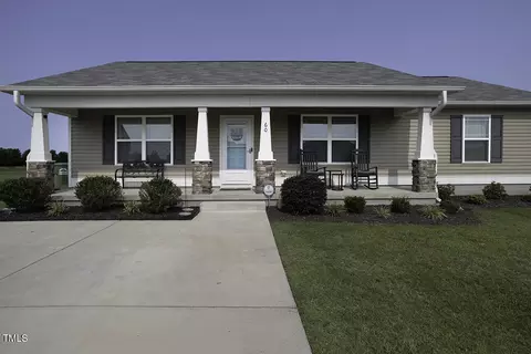 60 Falling Leaf Ln, Benson, NC 27504 photo 1