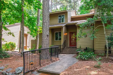 60 Stoneridge Rd, Durham, NC 27705