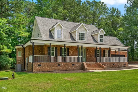 2015 Saddlebrook Dr, Archer Lodge, NC 27527