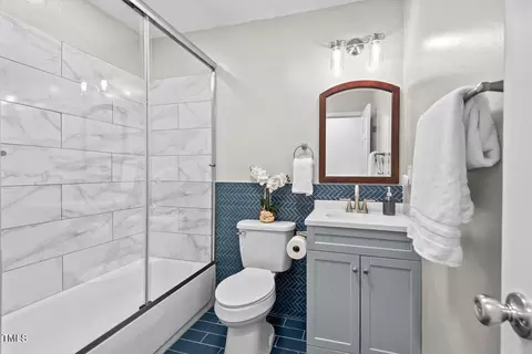 Bath - 1207 Grant St, Durham, NC 27701 photo 3 of 4