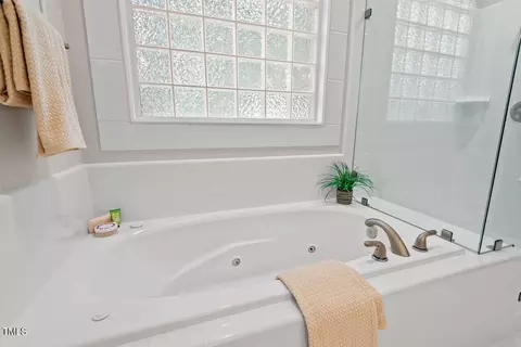 Bath - 3912 Kildrummy Dr, Durham, NC 27705 photo 5 of 6