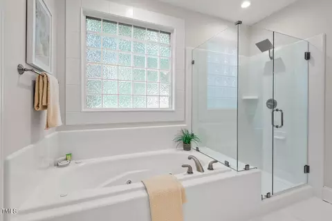 Bath - 3912 Kildrummy Dr, Durham, NC 27705 photo 4 of 6