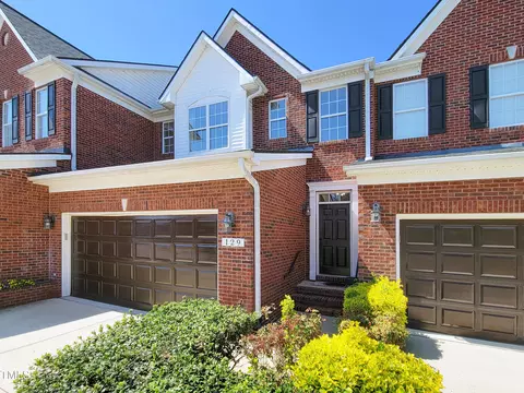 129 Grande Dr, Morrisville, NC 27560