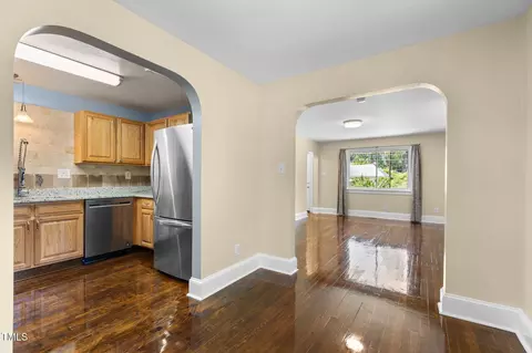 Entry Way - 2712 Broad St, Durham, NC 27704 photo 2 of 4