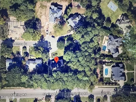 1305 Lennox Pl, Raleigh, NC 27612