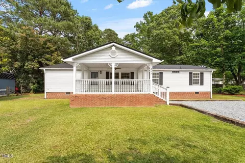 205 Austin St, Four Oaks, NC 27524