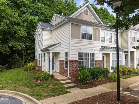 8207 City Loft Ct, Raleigh, NC 27613