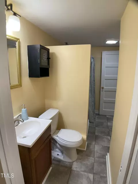 Bath - 108 Herbert St, Durham, NC 27703 photo 2 of 2