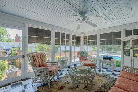 1110 Edgewood Ave, Burlington, NC 27215